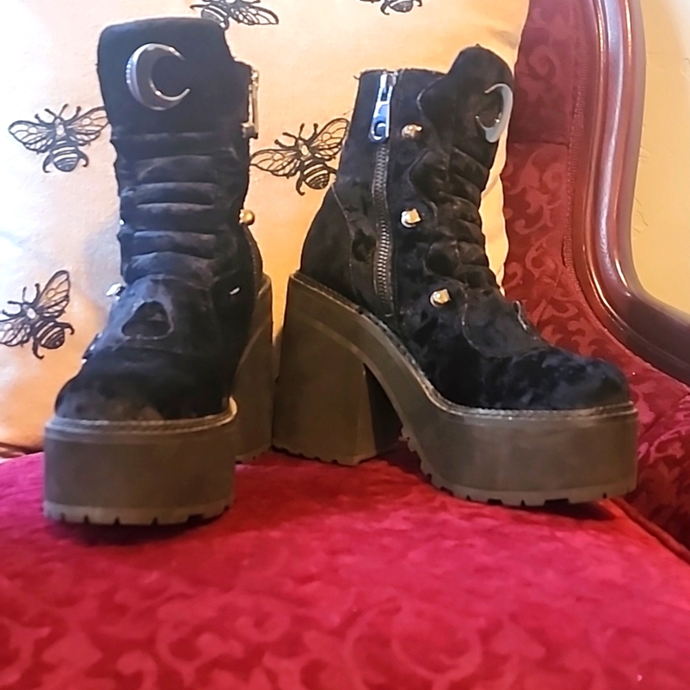 Velvet Moon Platforms
